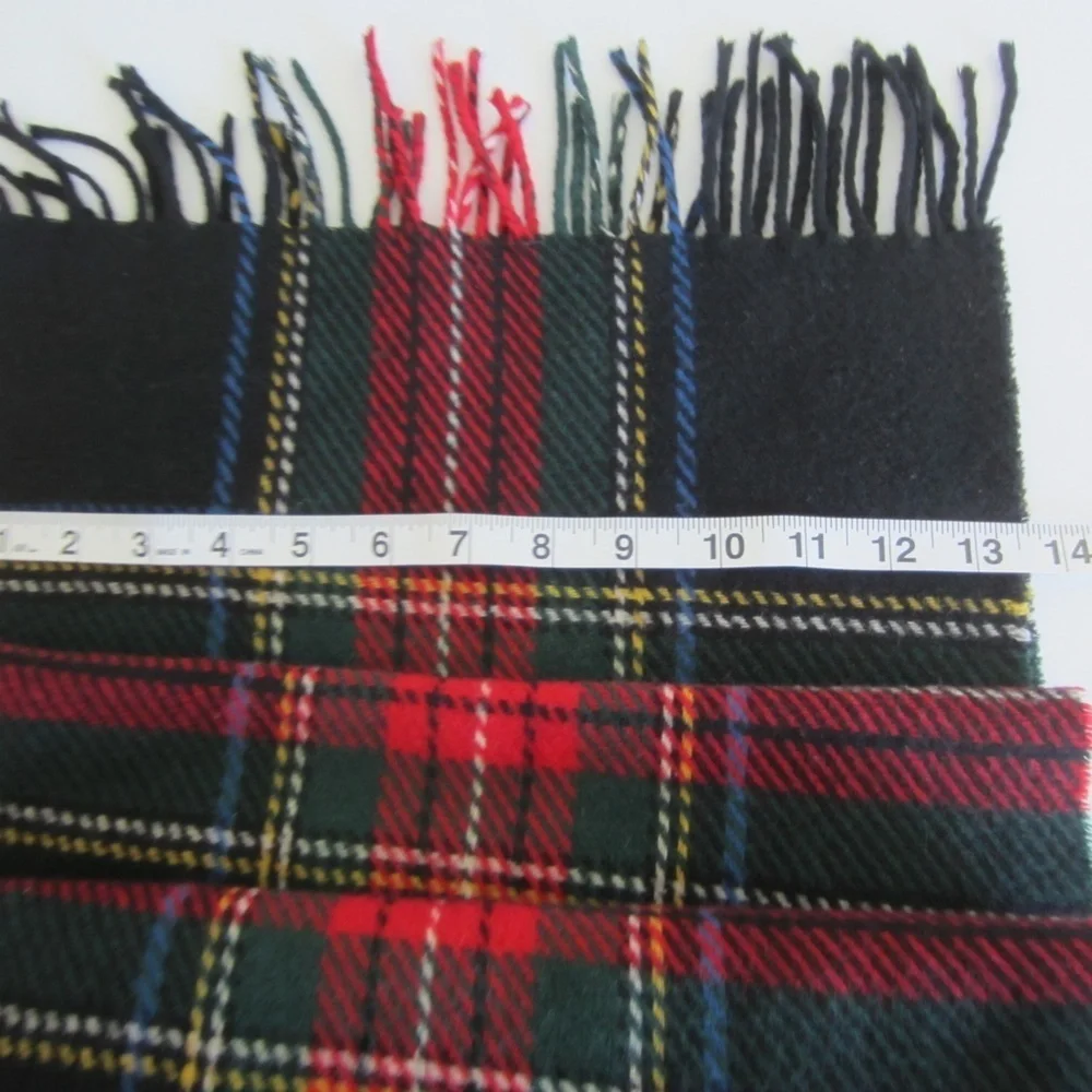 GAP Scraf Men's Tartan‎ Plaid Black/Red 100% Wool Made in Italy Cozy Comfort